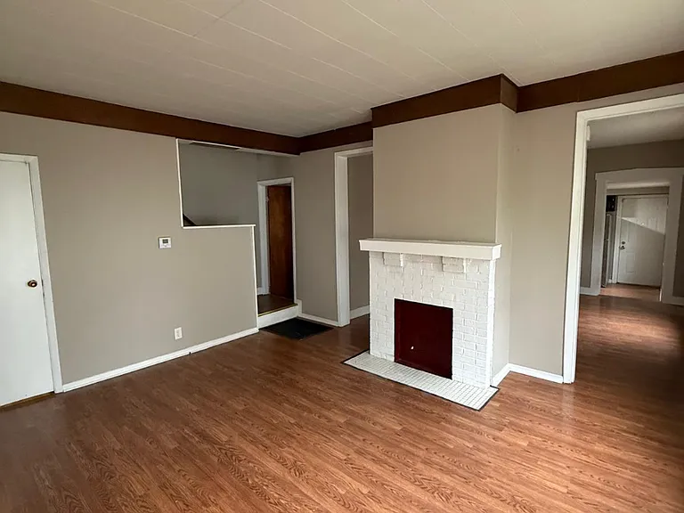 113 Park Dr — Photo 3