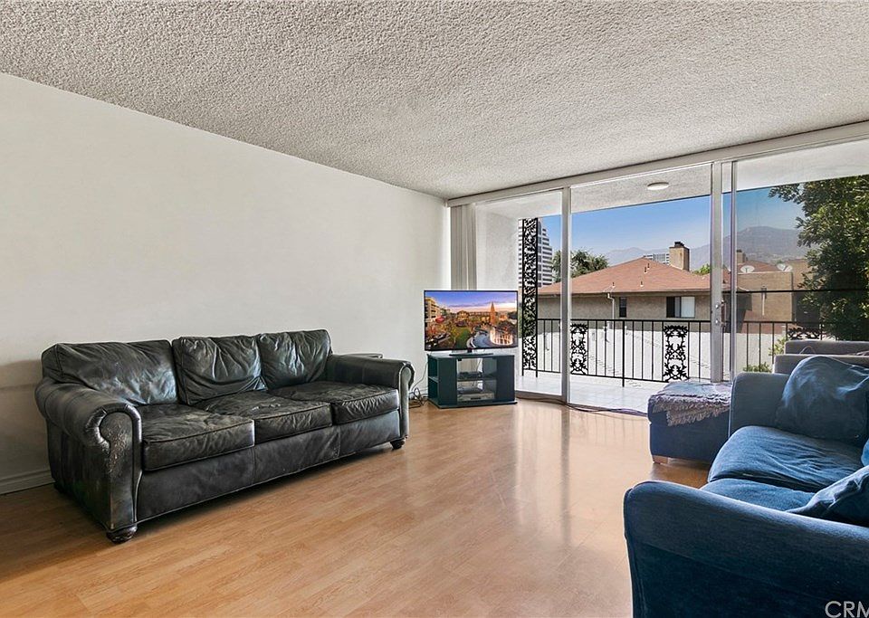 1st image of 324 N Louise St Unit 10