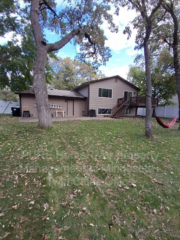 4 bed, 2.0 bath, 1094 sqft, $2,900 — Photo 1