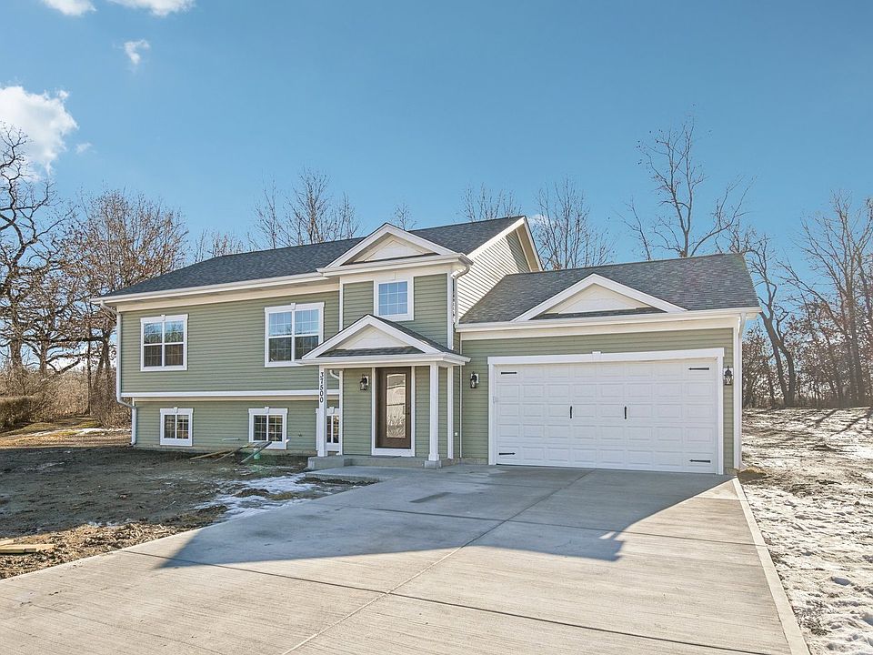 1st image of 37500 Lyons Woods Ct