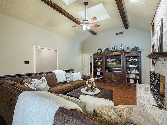 4th image of 3300 Bentley Dr