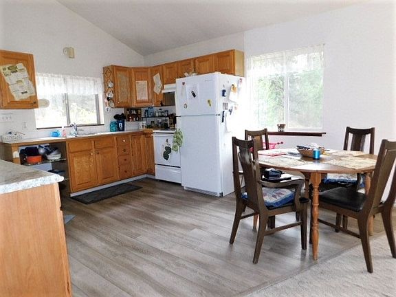 3rd image of 320932 N Highway 2