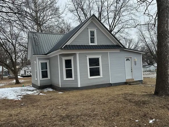 1002 N State St, Brookfield, MO 64628