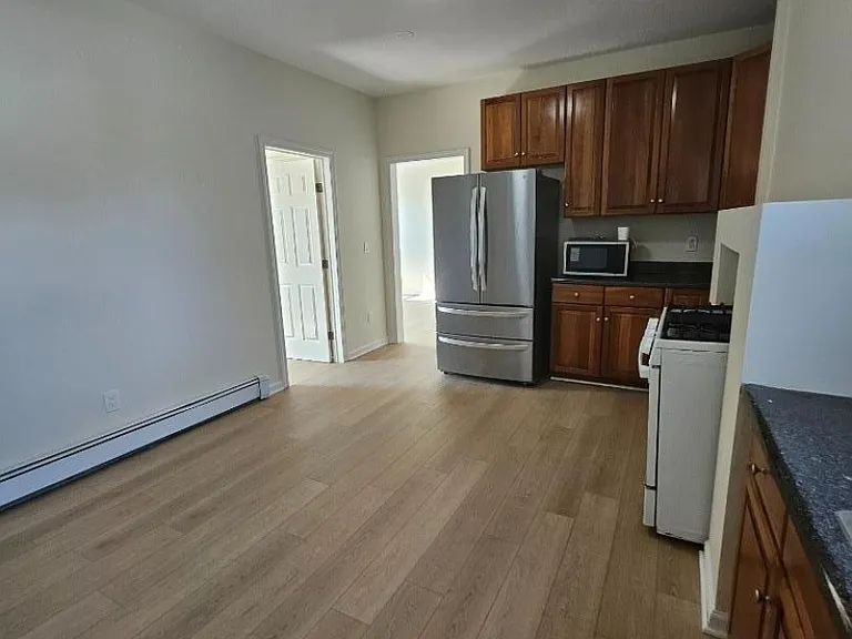 372 Bergen St — Photo 21