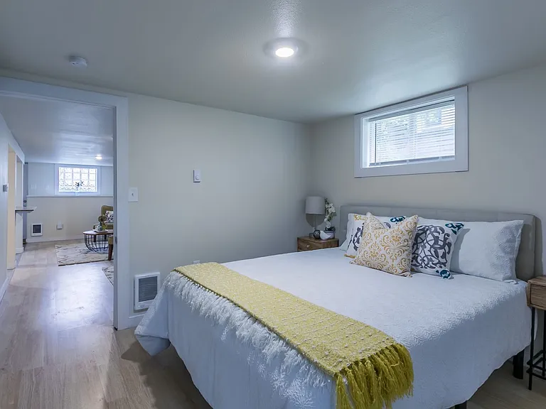 3737 Tacoma Ave S — Photo 13
