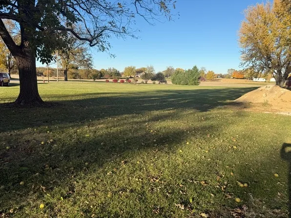 207 N West St, Magnolia, IL 61336