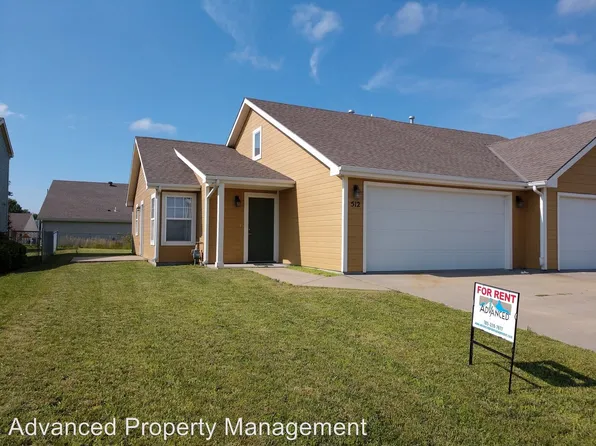 512 Brooklawn Dr, Manhattan, KS 66502
