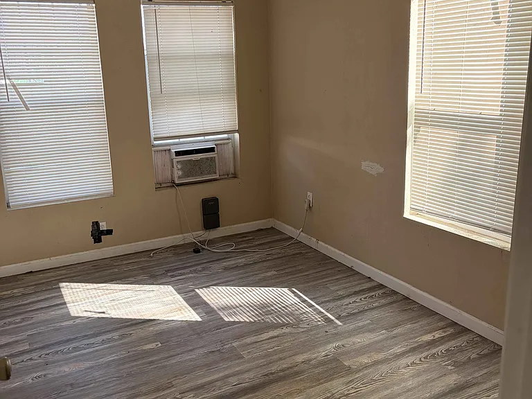 701 W Colorado St — Photo 10