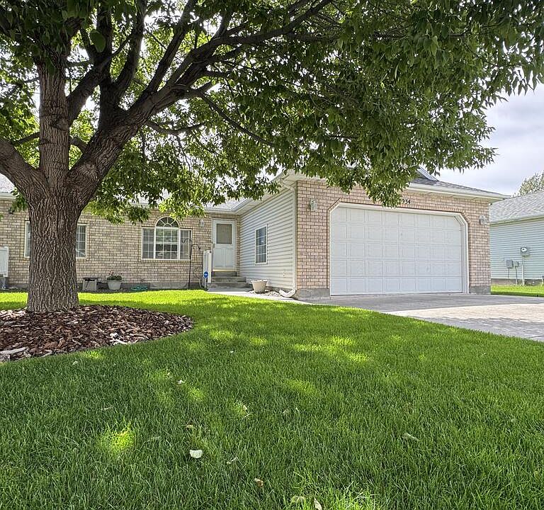 1st image of 2934 E Oakhaven Cir