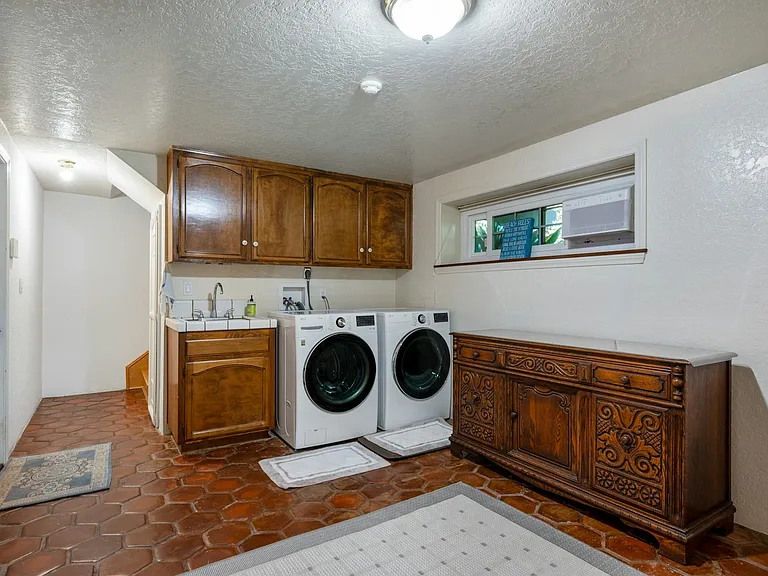 227 S Irena Ave #12 — Photo 35