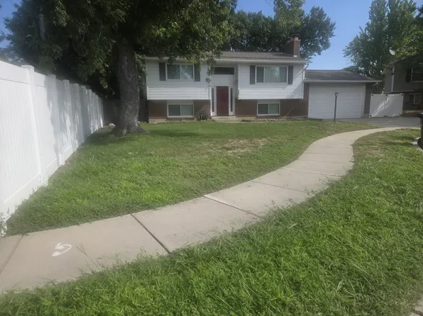 667 E Family Cir, Sandy, UT 84070