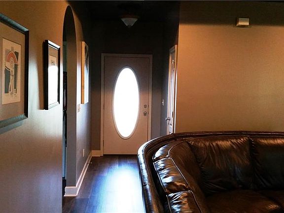 3rd image of 5318 Cambridge Dr
