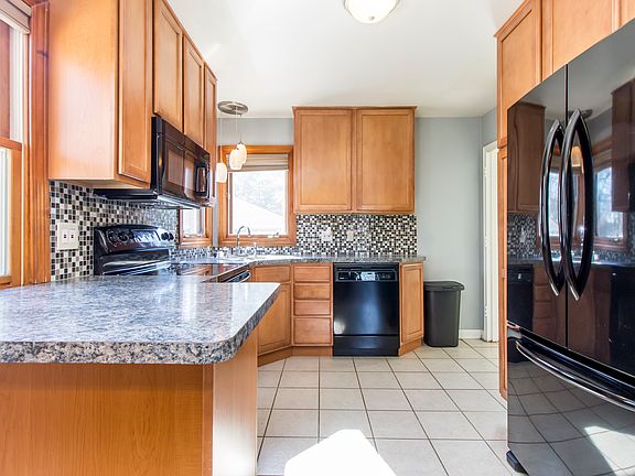 4th image of 29455 Robert Dr