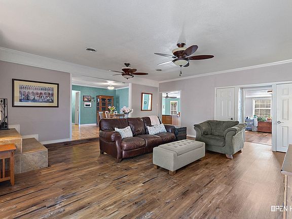 2nd image of 3217 9th St
