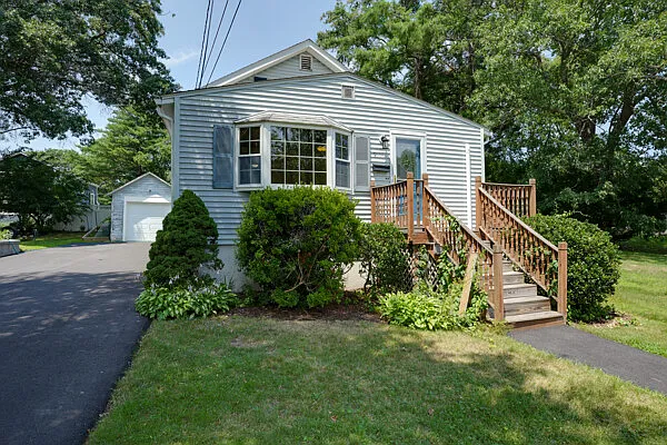 3 bed, 1122 sqft, $4,000 — Photo 2
