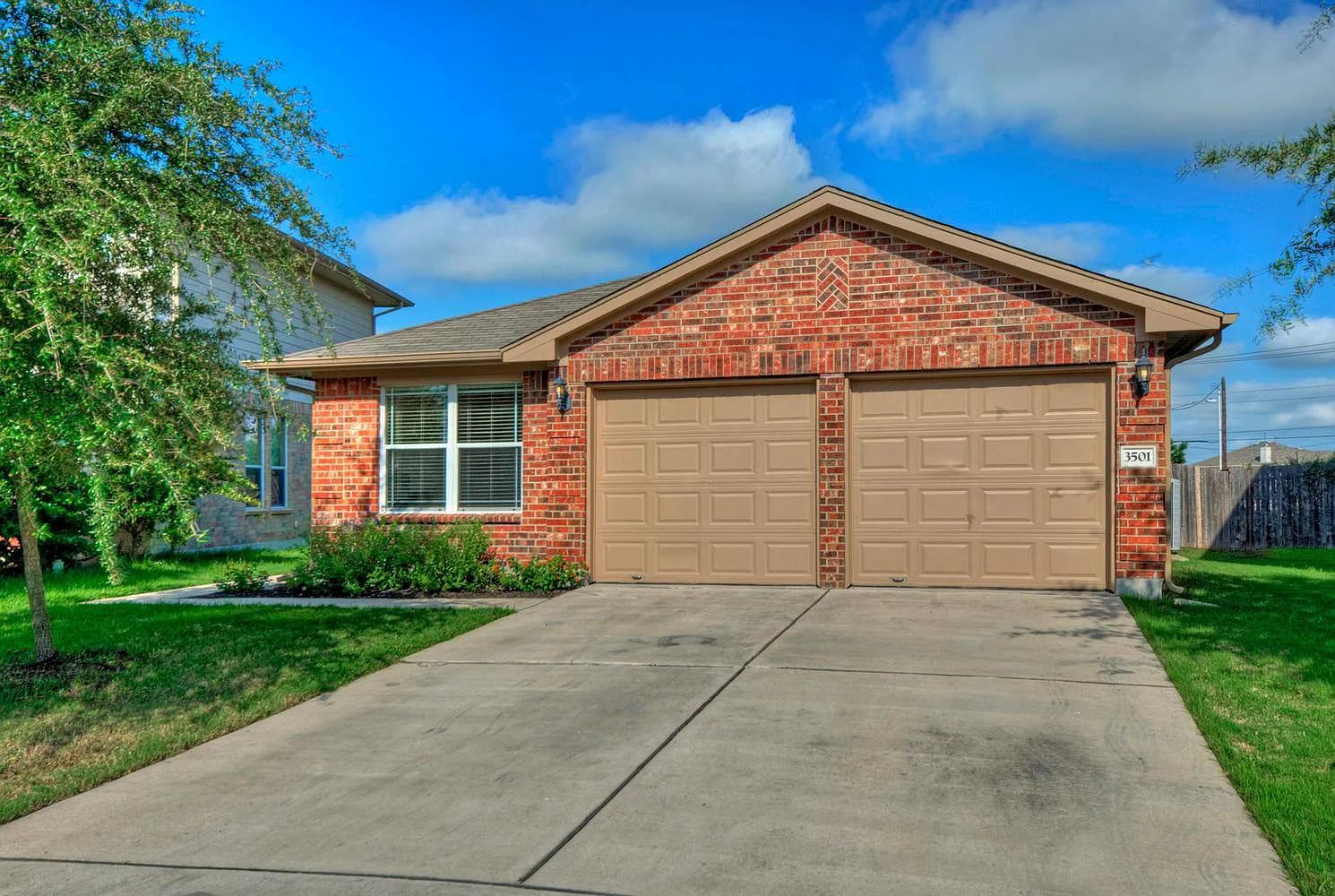 4 bed, 1720 sqft, $2,200 — Photo 1