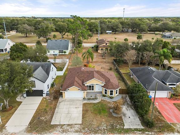 3rd image of 619 Rhodes Dr