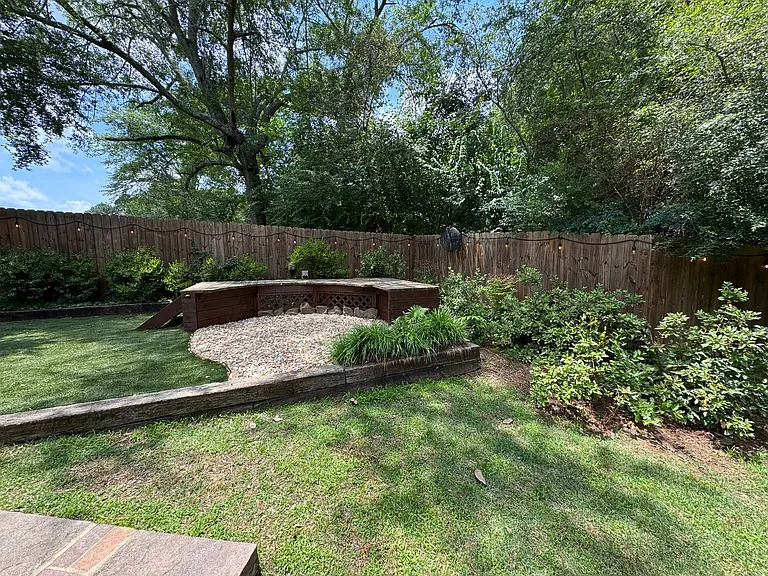 605 Country Club Dr — Photo 3