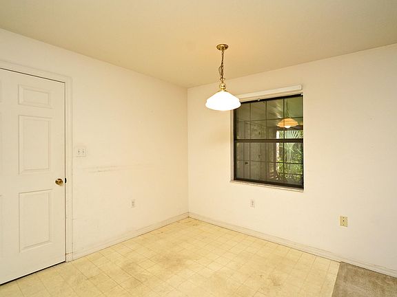 3rd image of 7762 Windover Way