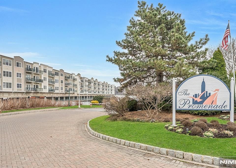 1st image of 118 The Promenade