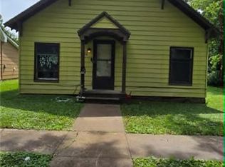 315 S 3rd St, Iola, KS 66749