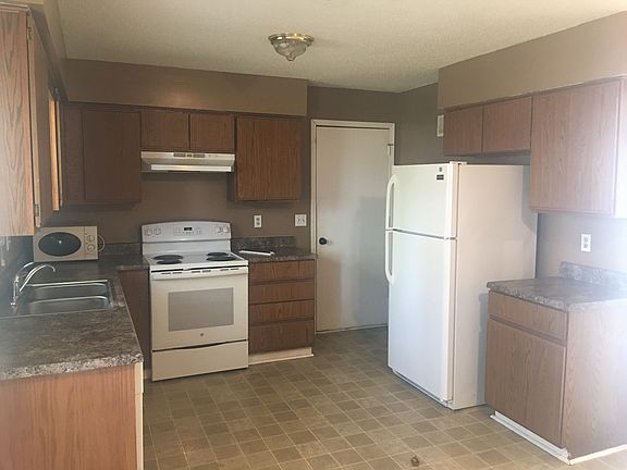 3rd image of 1810 Hillside Ct