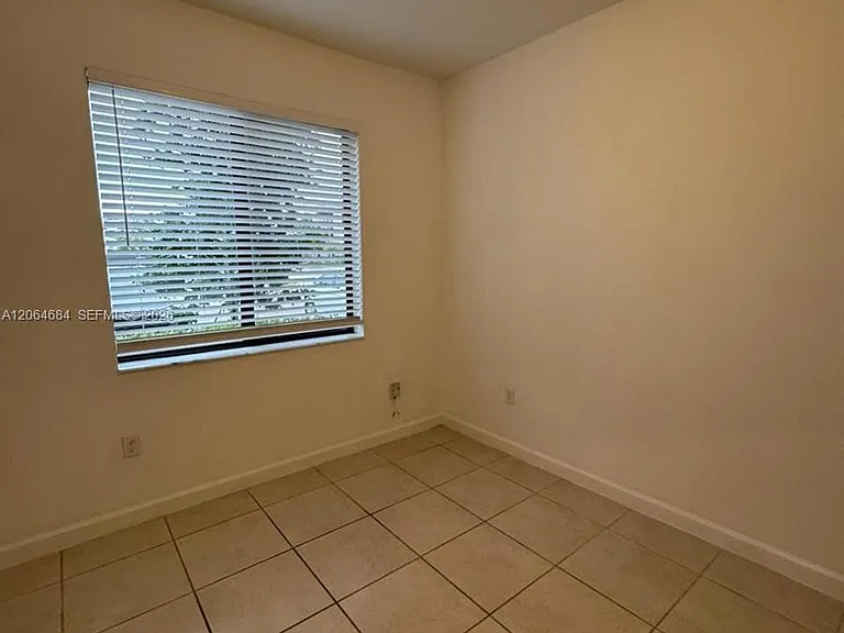 768 NE 206th Ter #768 — Photo 21