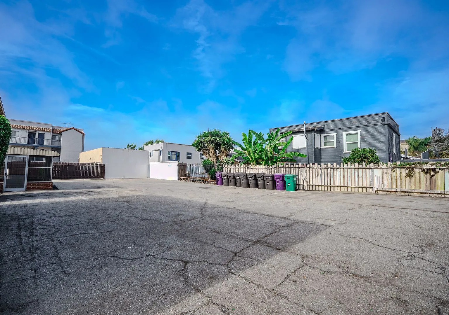 2919-2925 Theresa St — Photo 4