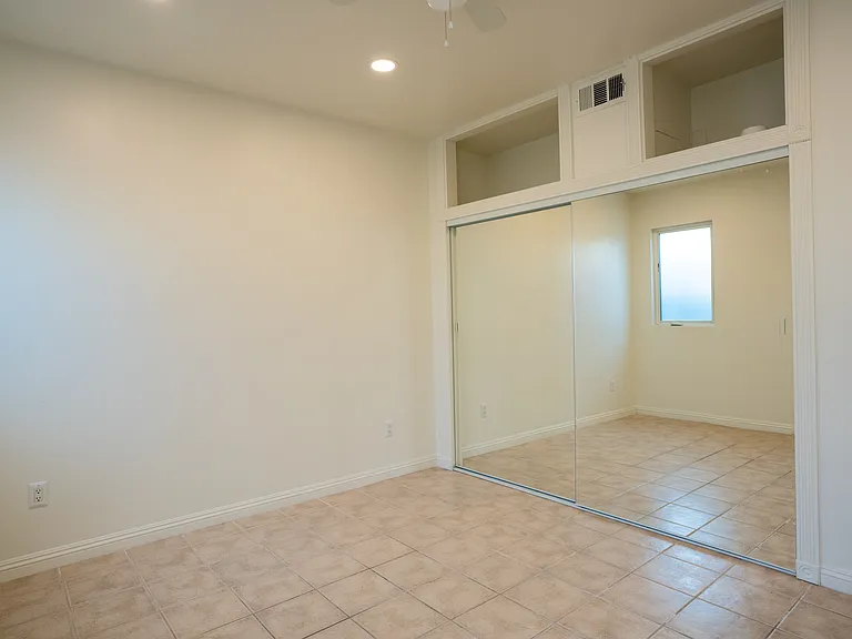 6734 Tampa Ave — Photo 19
