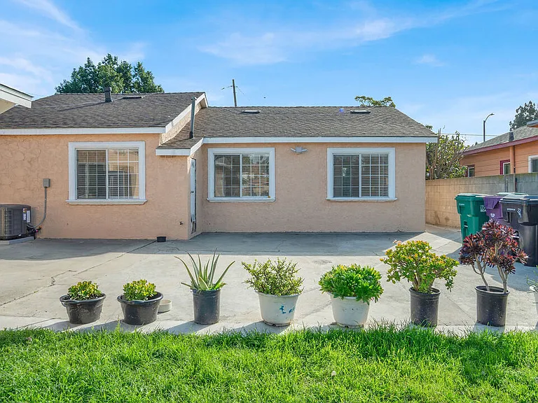 2239 W Lincoln St — Photo 22