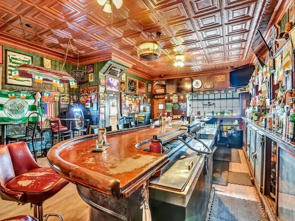 699 Elm Street image 2 of 39