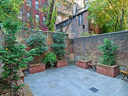 Sold by Sotheby's International Realty | media 9