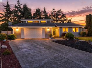2069 Cedar Ct, North Bend, OR 97459