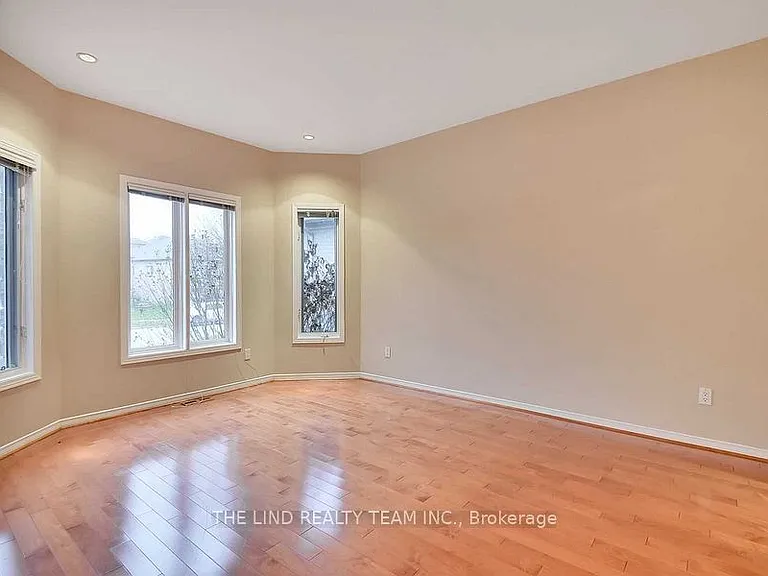 238 Deerglen Ter — Photo 3