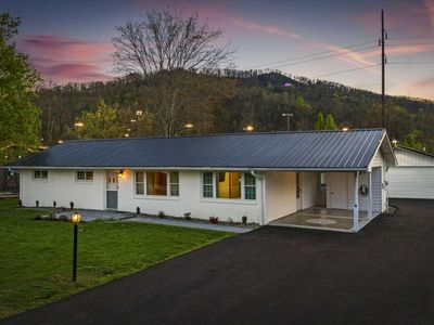 2652 High Valley Dr, Pigeon Forge, TN, 37863