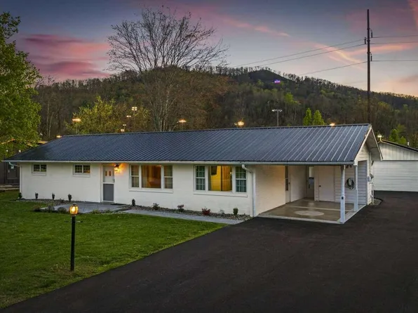 2652 High Valley Dr, Pigeon Forge, TN 37863