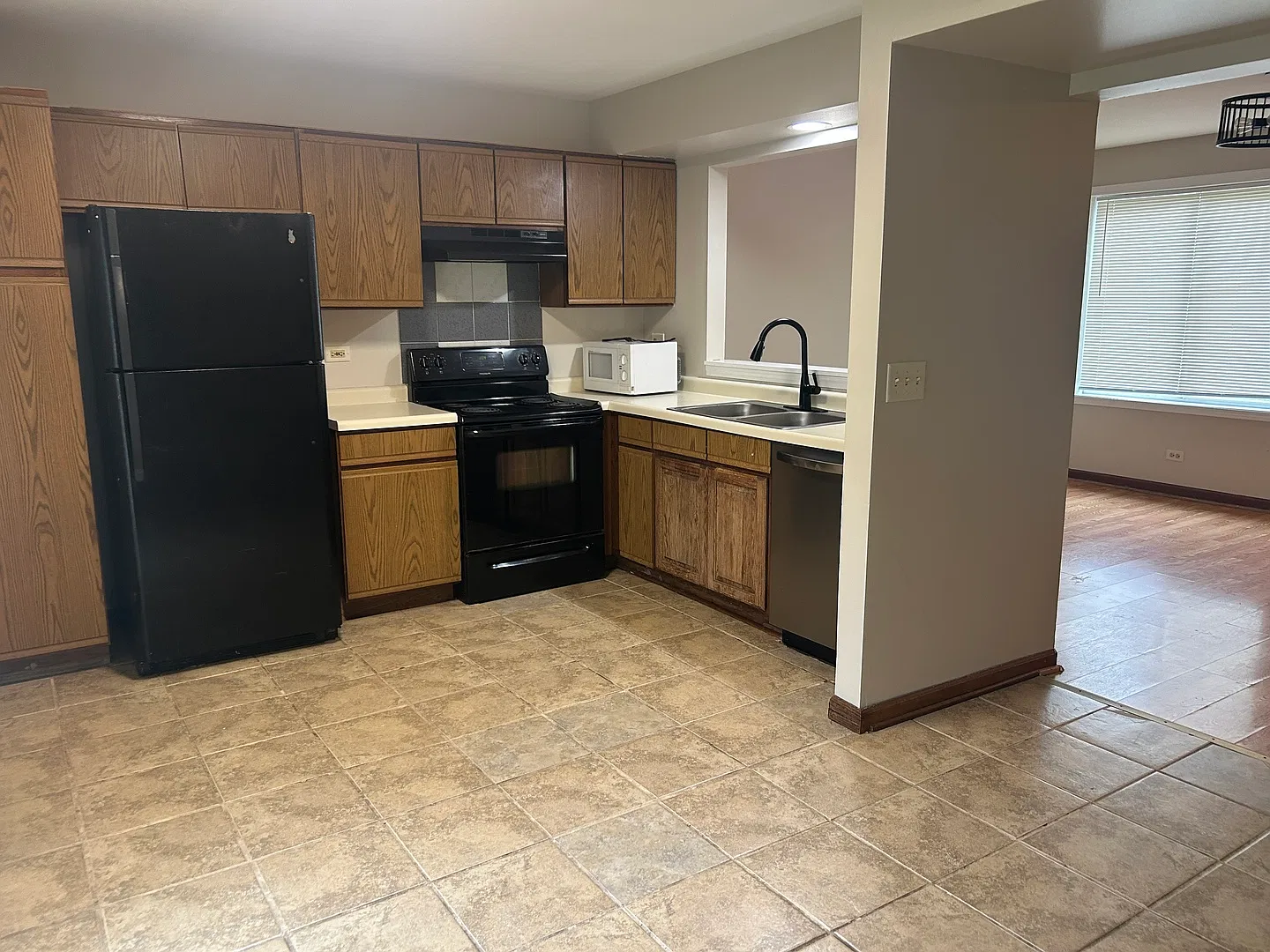 2 bed, 926 sqft, $1,850 — Photo 4