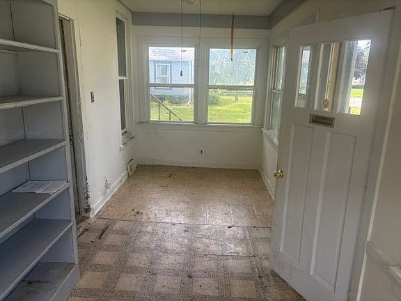 4th image of 814 W 5th St S