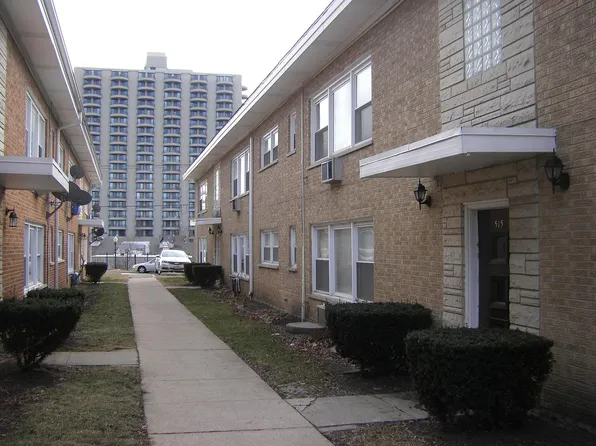 515 W Front St APT 6, Wheaton, IL 60187