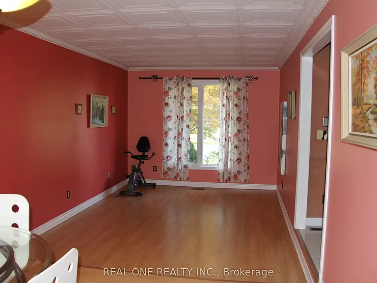 1019 Aldersbrook Rd — Photo 15