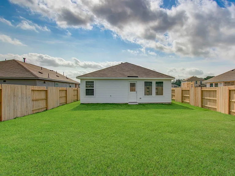 18054 Le Gotte Ln — Photo 29