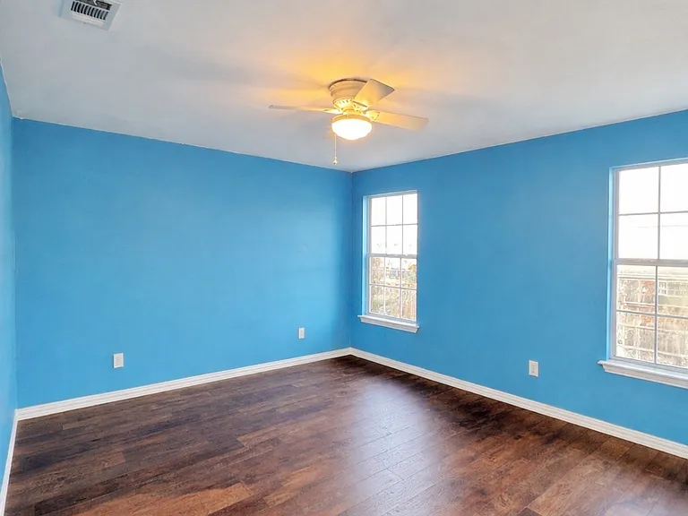 2108 Sandell Dr — Photo 15