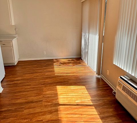 5th image of 11994 Laurelwood Dr