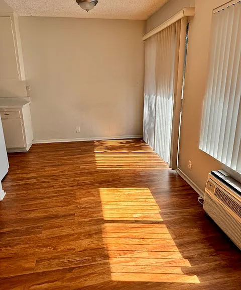11993 Laurelwood Dr — Photo 5