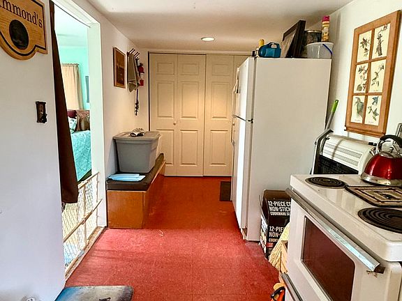 5th image of 10948 Beaver Pond Dr
