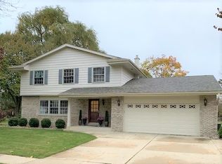 8895 Garden Ln, Greendale, WI 53129