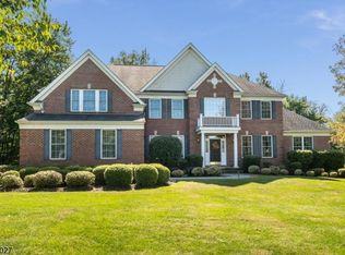 37 Shadow Hill Way, Hackettstown, NJ 07840