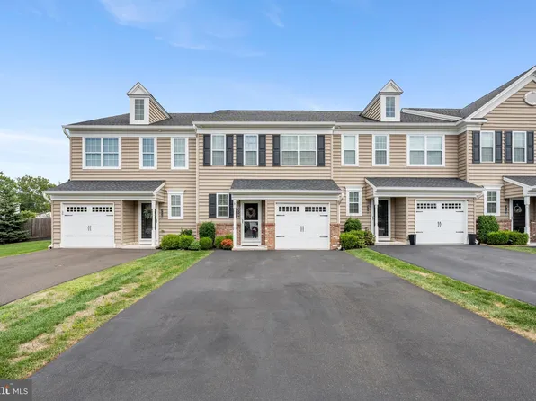 314 W Hamlin Ave, Telford, PA 18969