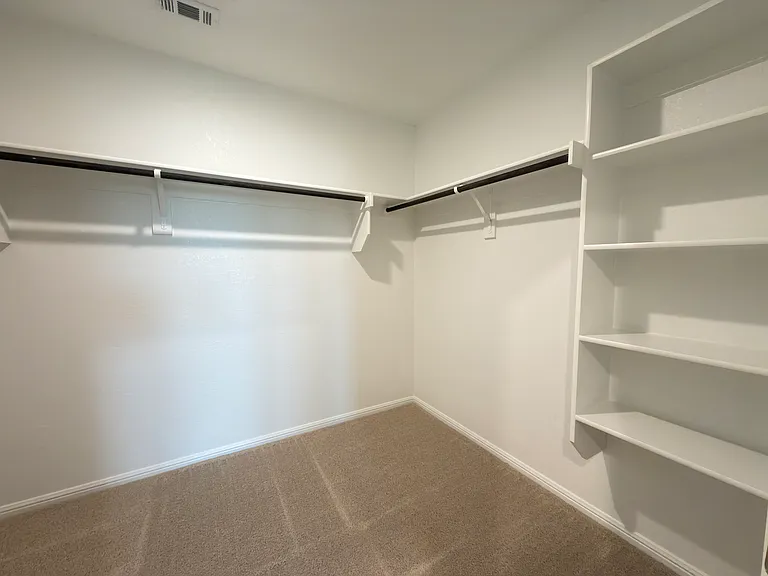 406 Kingsbury Ave — Photo 22
