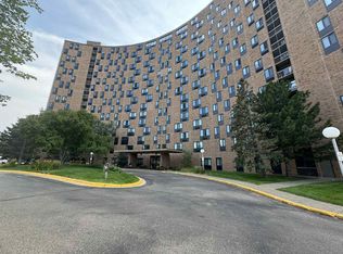 1181 Edgcumbe Rd APT 714, Saint Paul, MN 55105